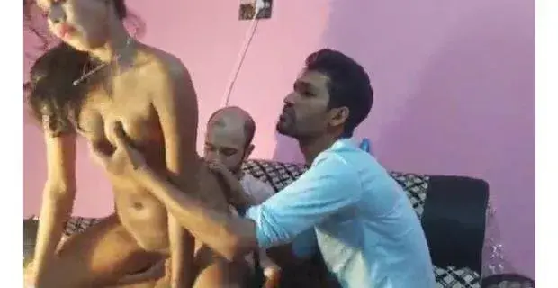 मुस्लिम भाई ने बहन को दोस्त के साथ मिलकर चोदा वीडियो
